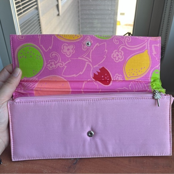 Vintage Lilly Pulitzer clutch - Picture 3 of 10